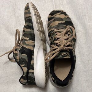 Nike 4Y Camouflage Athletic Shoes - Green and Tan camo sneakers